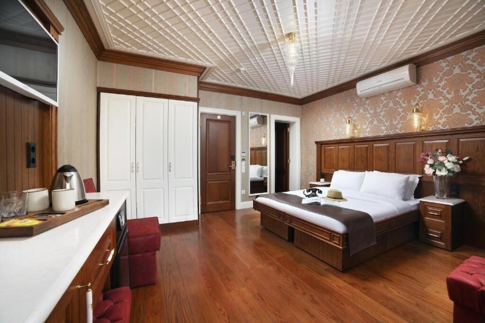 Deluxe Double or Twin Room photo 2