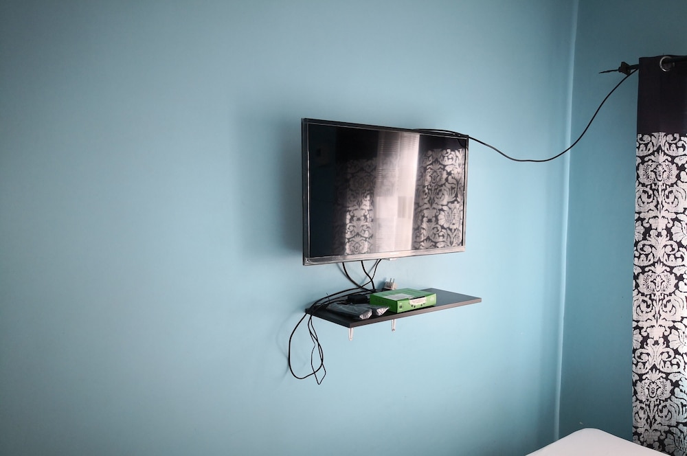 Basic Apartment, 1 Bedroom, Private Bathroom, Ground Floor photo 3