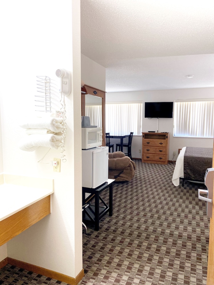 Suite, 1 King Bed photo 3