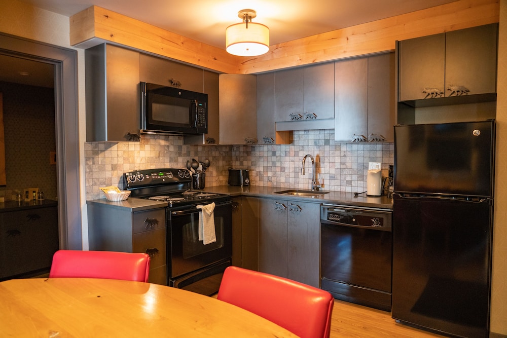 Suite (One Bedroom Wolf) - Photo 2