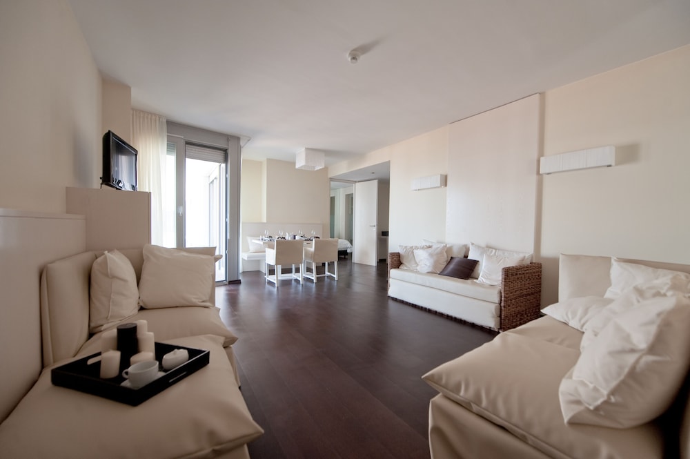 Deluxe Apartment, 2 Bedrooms, Balcony, Partial Sea View photo 1
