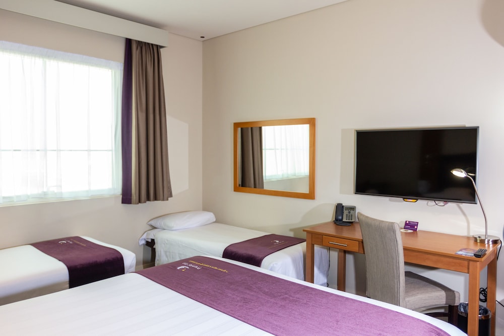 Premier Inn Abu Dhabi Airport (Business Park) — photo 37