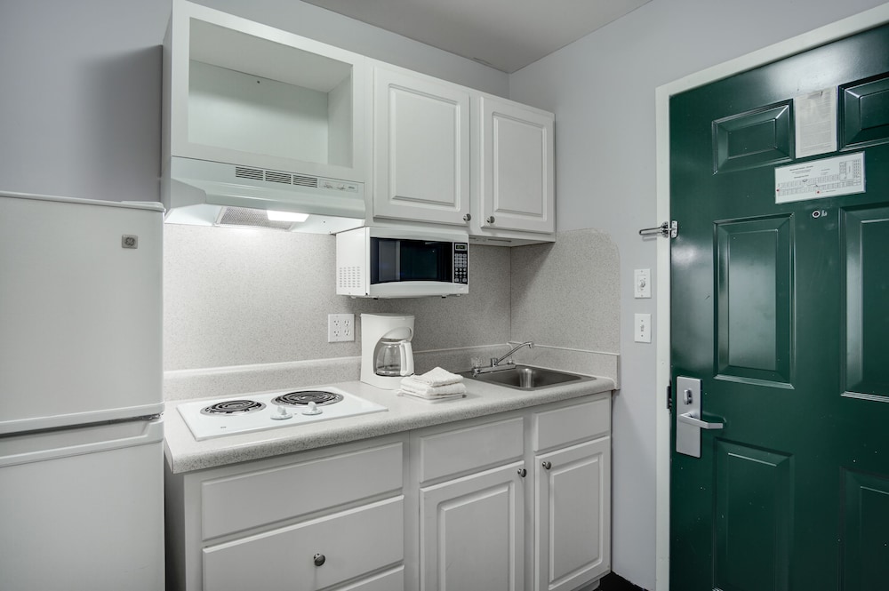 Room, 2 Double Beds, Non Smoking (Renovated), photo 6