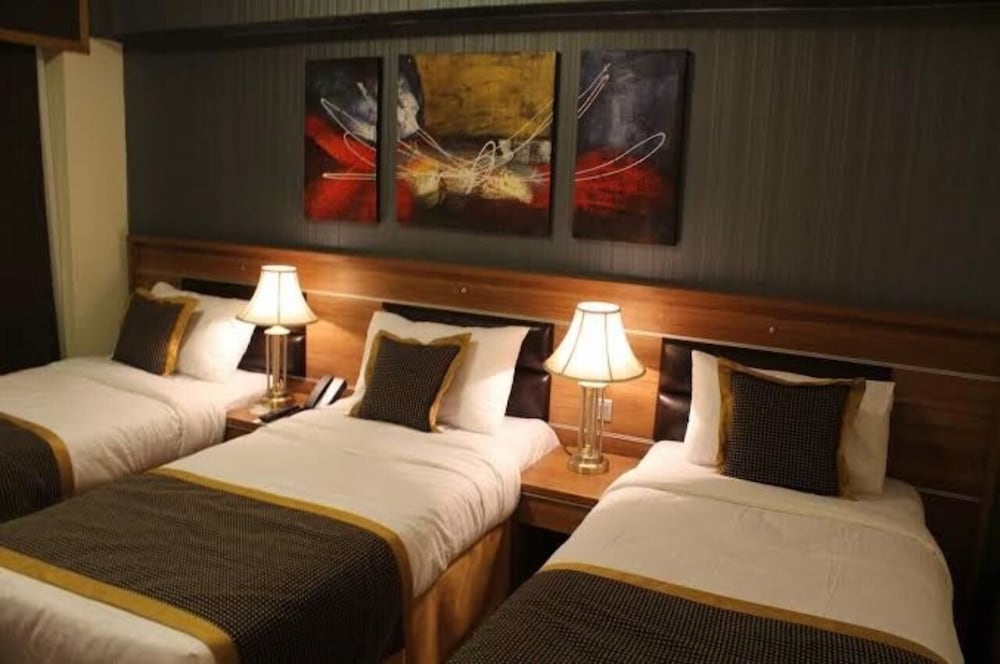 Classic Triple Room photo 1