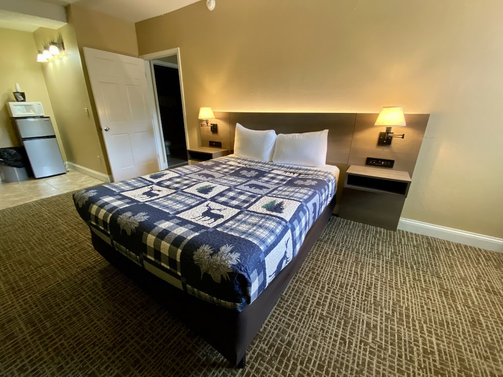 Deluxe Suite, 2 Queen Beds - Photo 1
