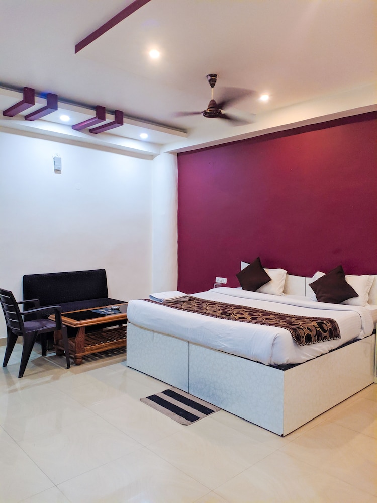 Family Room - Photo 1