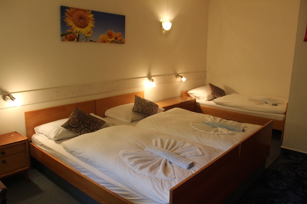 Triple Room, Mountain View (Budget) photo 1