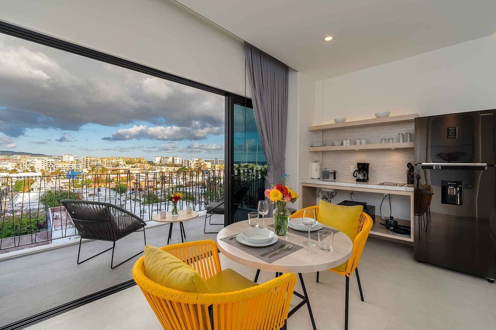 Studio Suite, 2 Queen Beds, City View