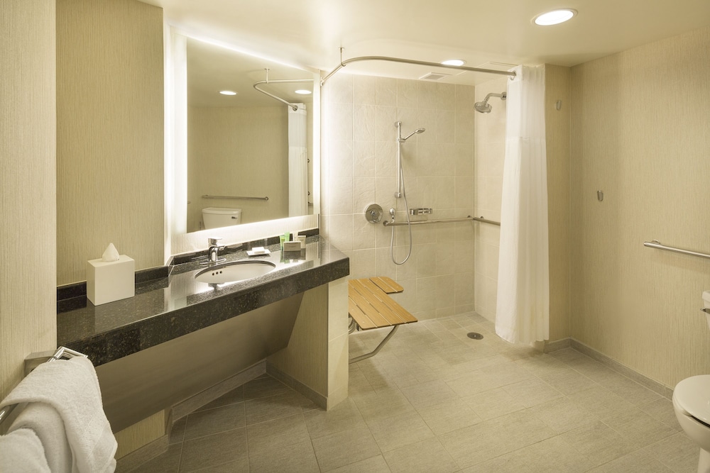 View 1 Bed Suite Mobility/Hearing Access Roll-in Shower - Photo 7