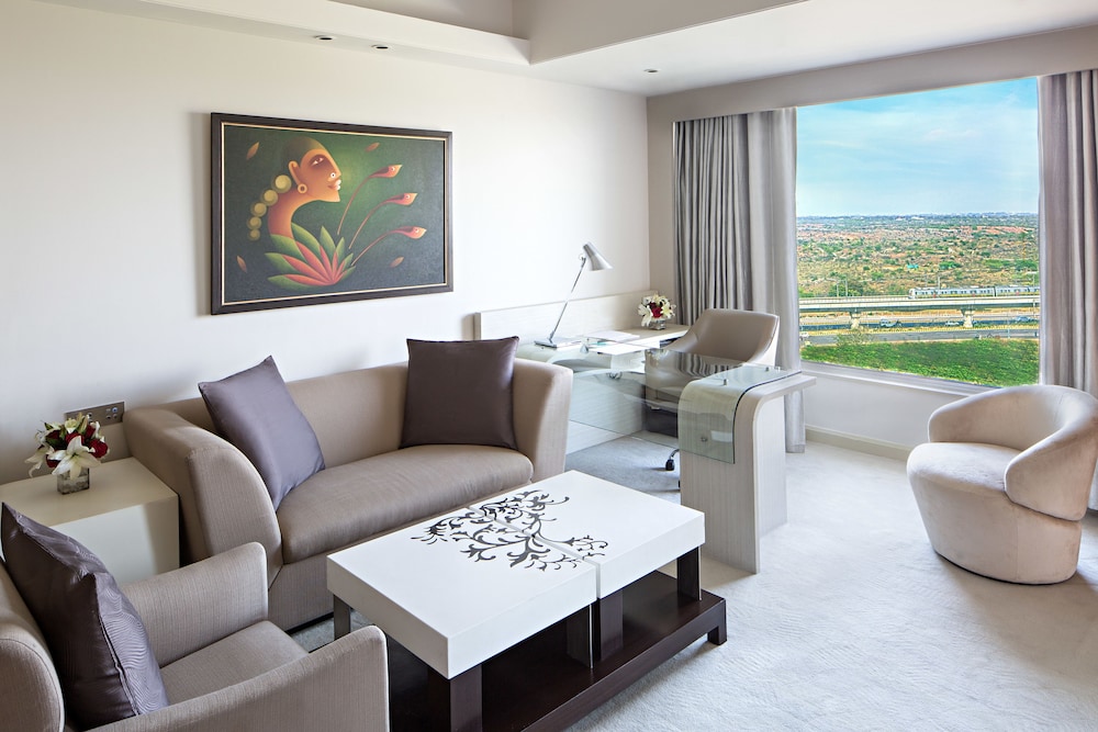 Executive Suite, 1 Bedroom - Photo 10