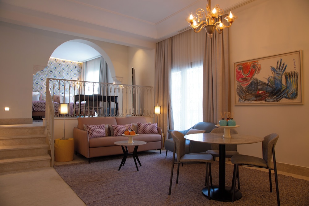 Deluxe Suite