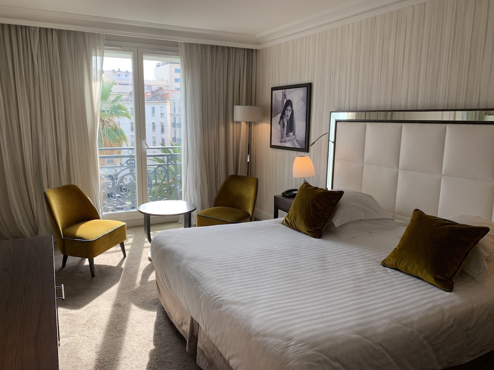 Privilege Room, 1 Double or 2 Single Beds, Pool View - Photo 1