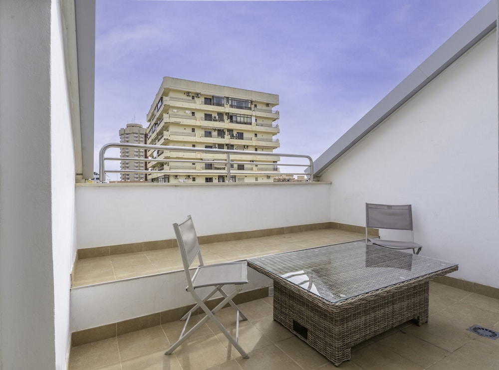 Penthouse de Dos Habitaciones con Terraza y Litera