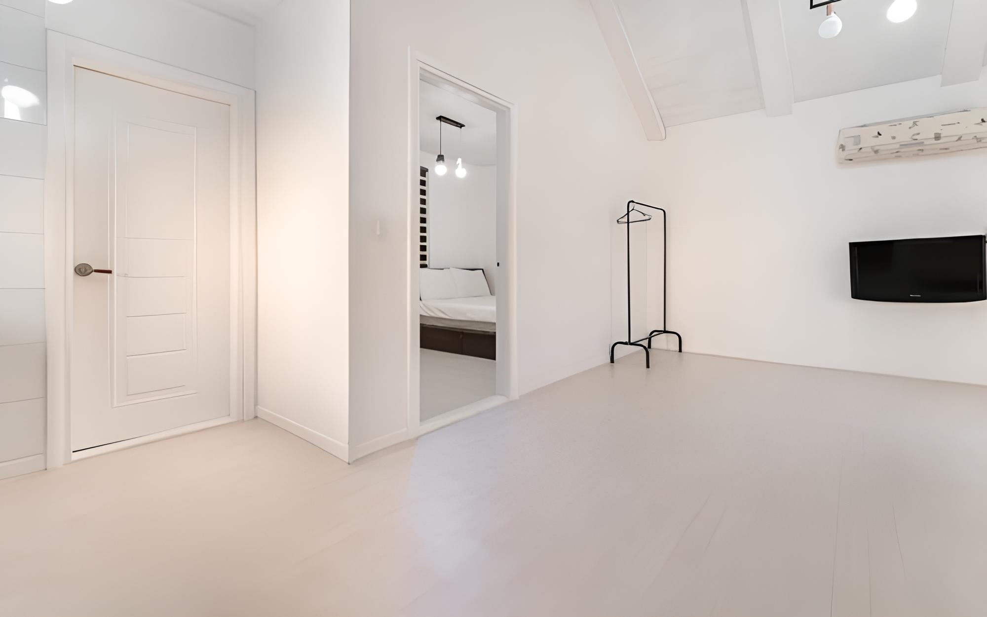 Room (Trudy Unshared House 2) photo 1