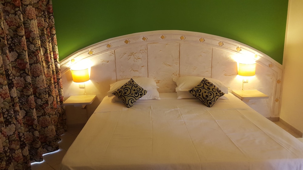 Deluxe Triple Room photo 3