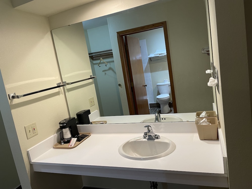 Deluxe Room, 2 Queen Beds photo 3