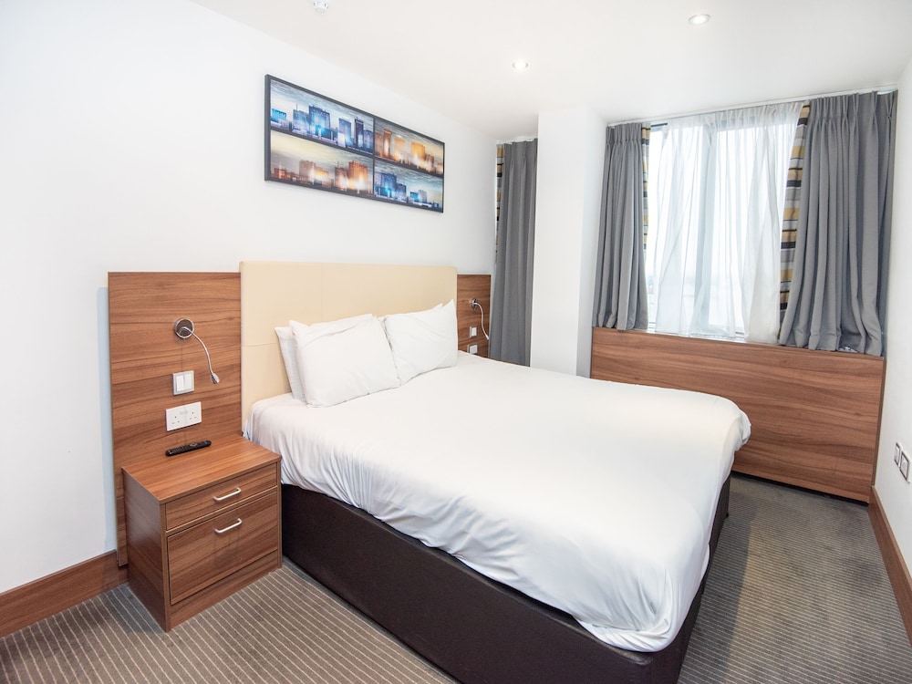 Superior Suite, 2 Double Beds (Quadruple) photo 3