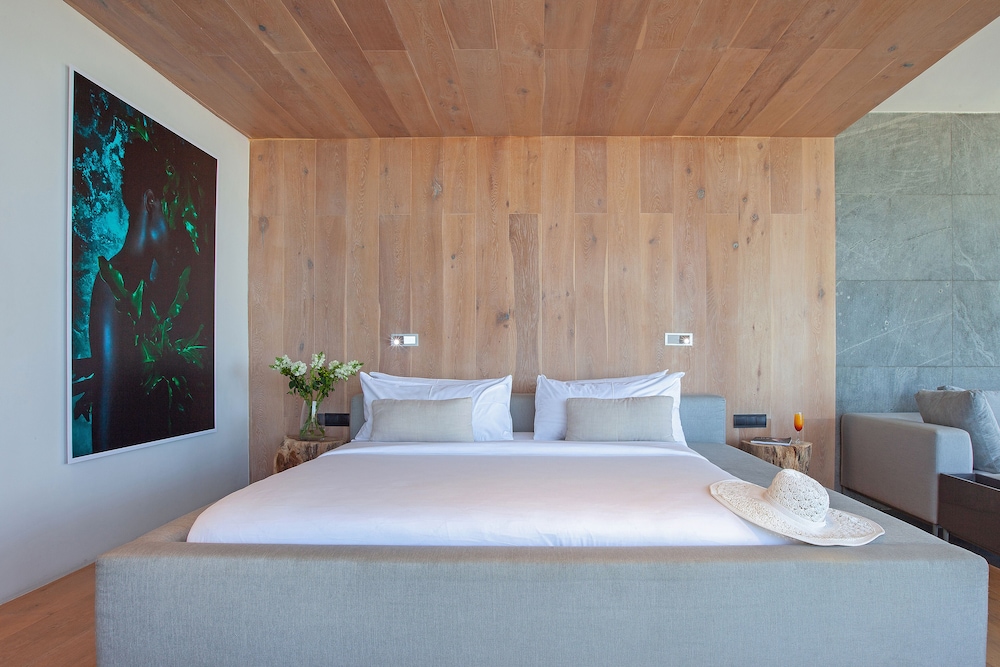 Deluxe Suite - Photo 2