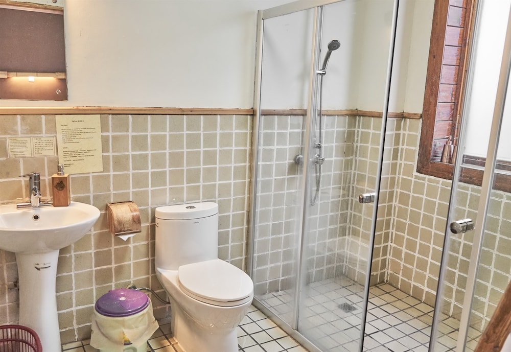 Family Double Room, Multiple Beds, Balcony, River View photo 3