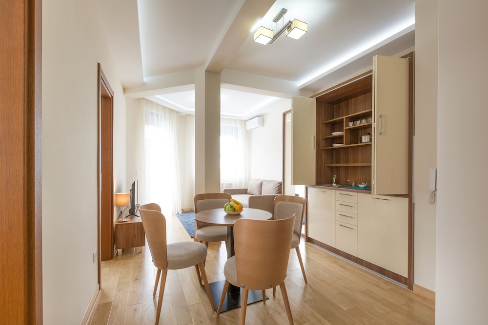 Apartment, 2 Bedrooms, Terrace photo 2