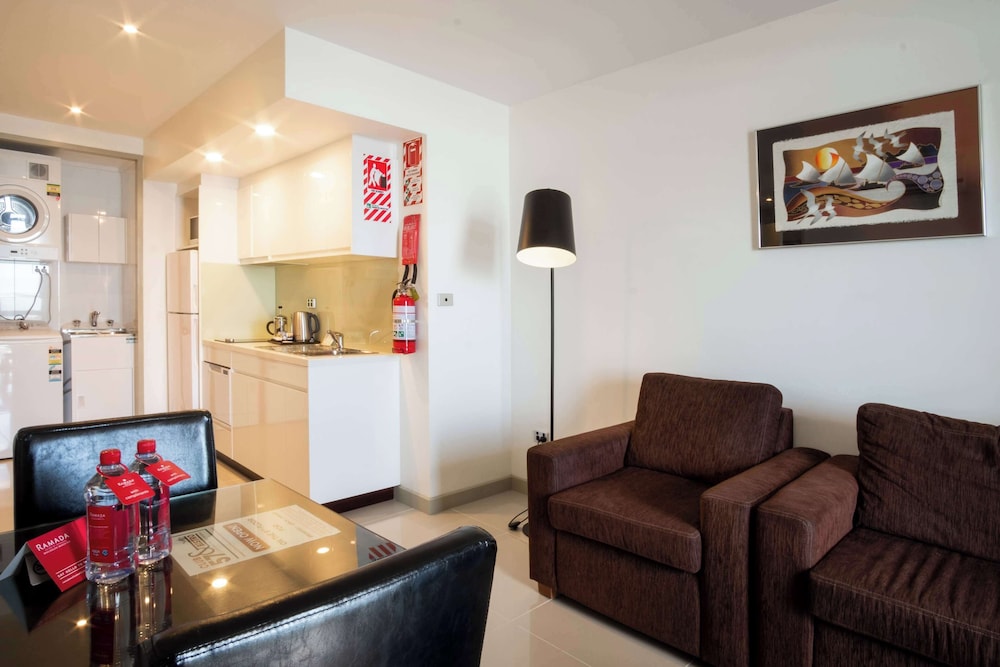 Suite, 1 Bedroom, Non Smoking, Beachfront photo 3