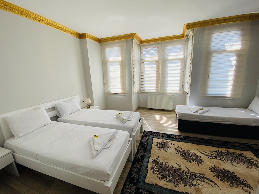 Deluxe Triple Room photo 1