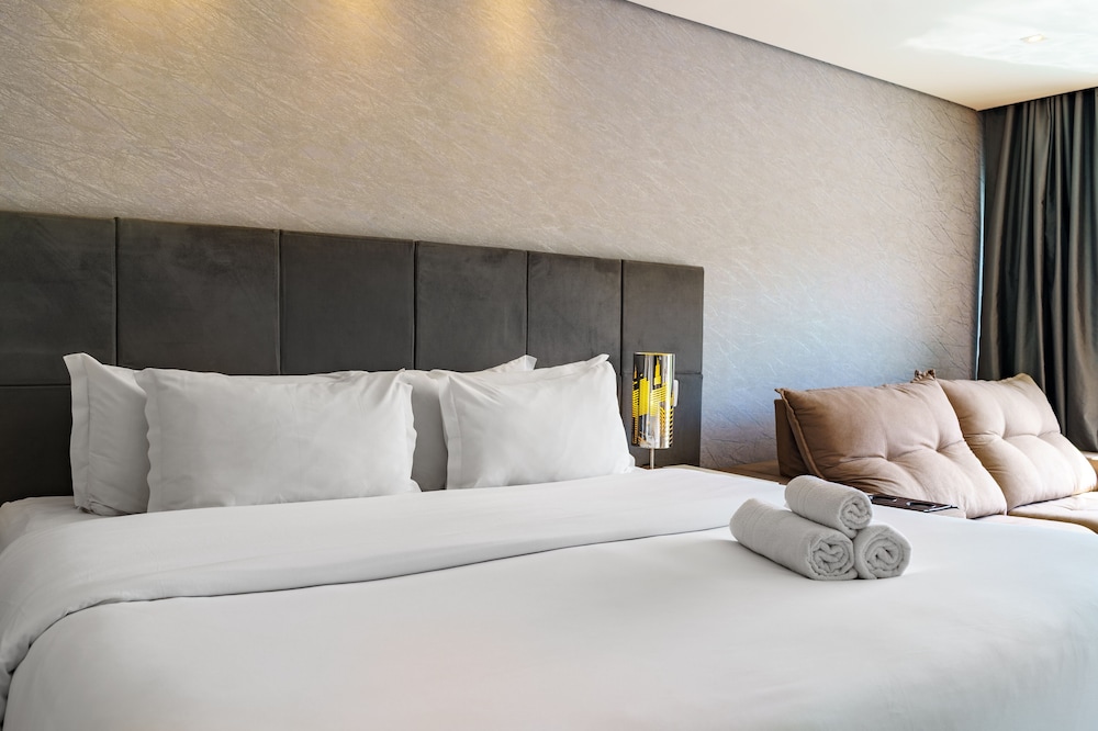 Presidential Suite, Private Pool