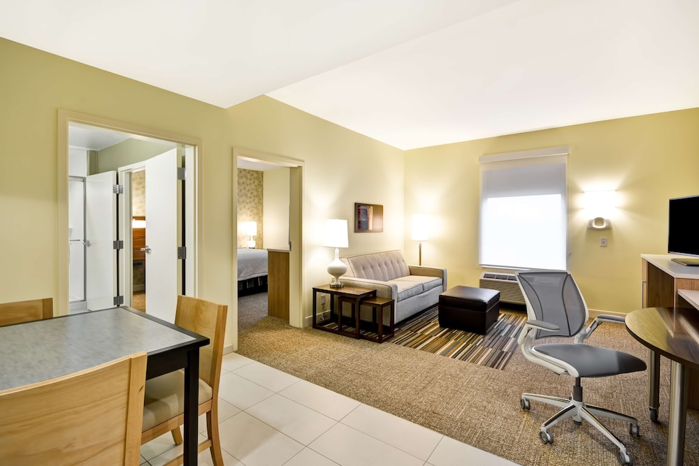 Suite, 1 King Bed, Accessible, Non Smoking (mob/hearing acc w/ roll-in shower)