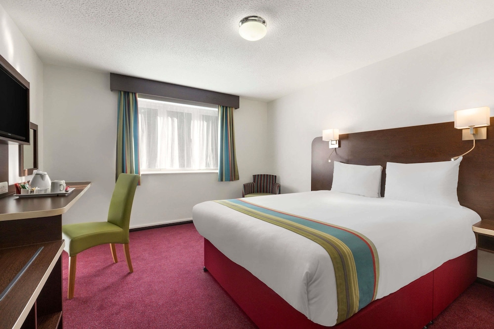 Room, 1 Double Bed, Accessible - Photo 6