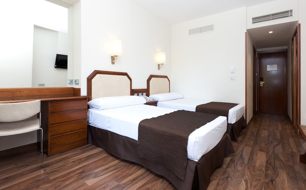 Double Room, 2 Twin Beds - Photo 1