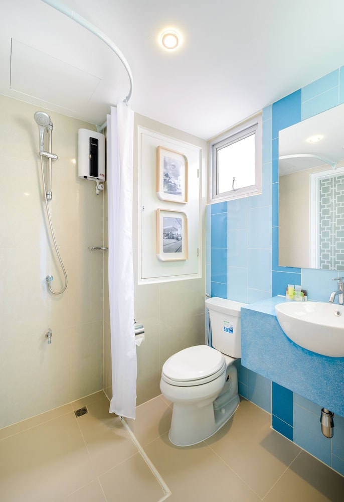 Standard Room (Twin Bed) - Photo 16