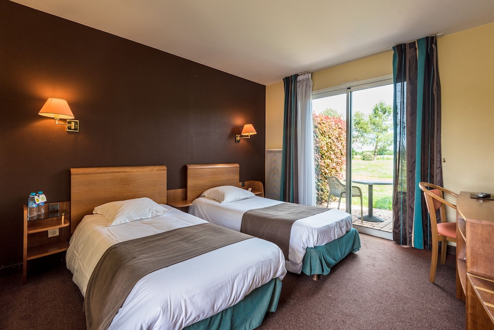 Standard Twin Room, Bathtub, Ground Floor photo 1
