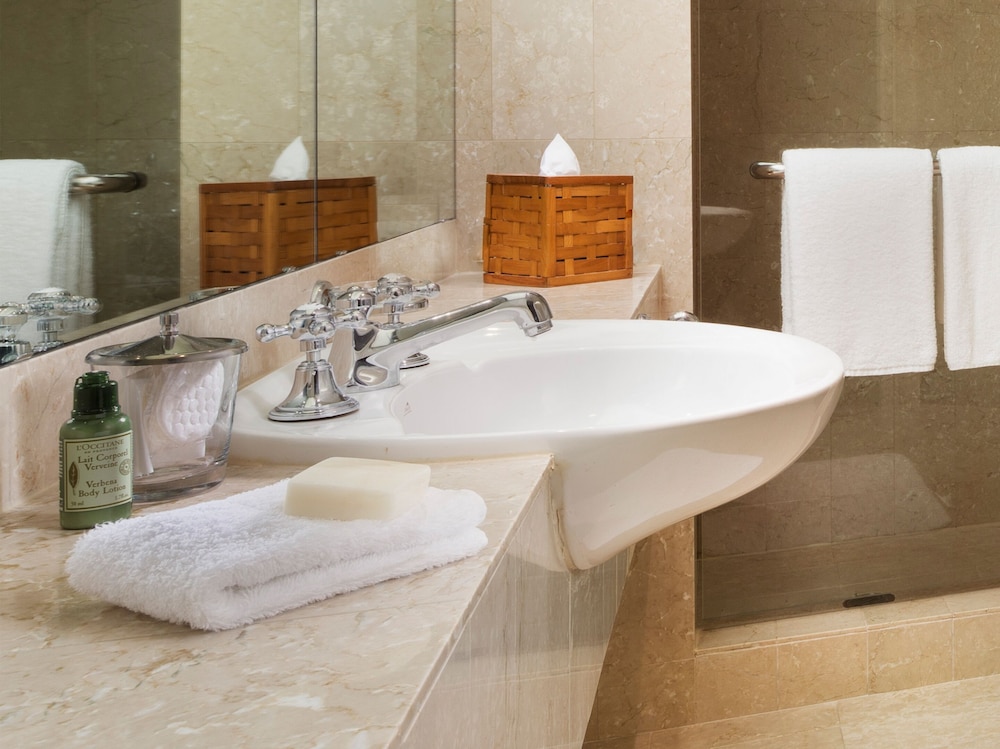 Sydney Opera Accessible Studio Club Suite thumbnail 6