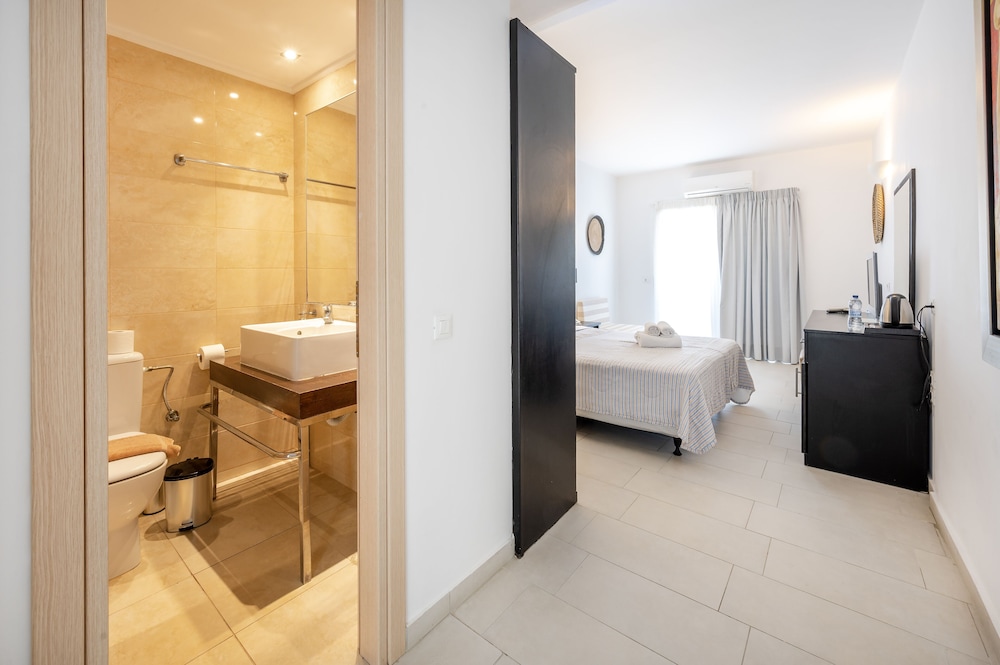 Superior Room, Sea View - Photo 6