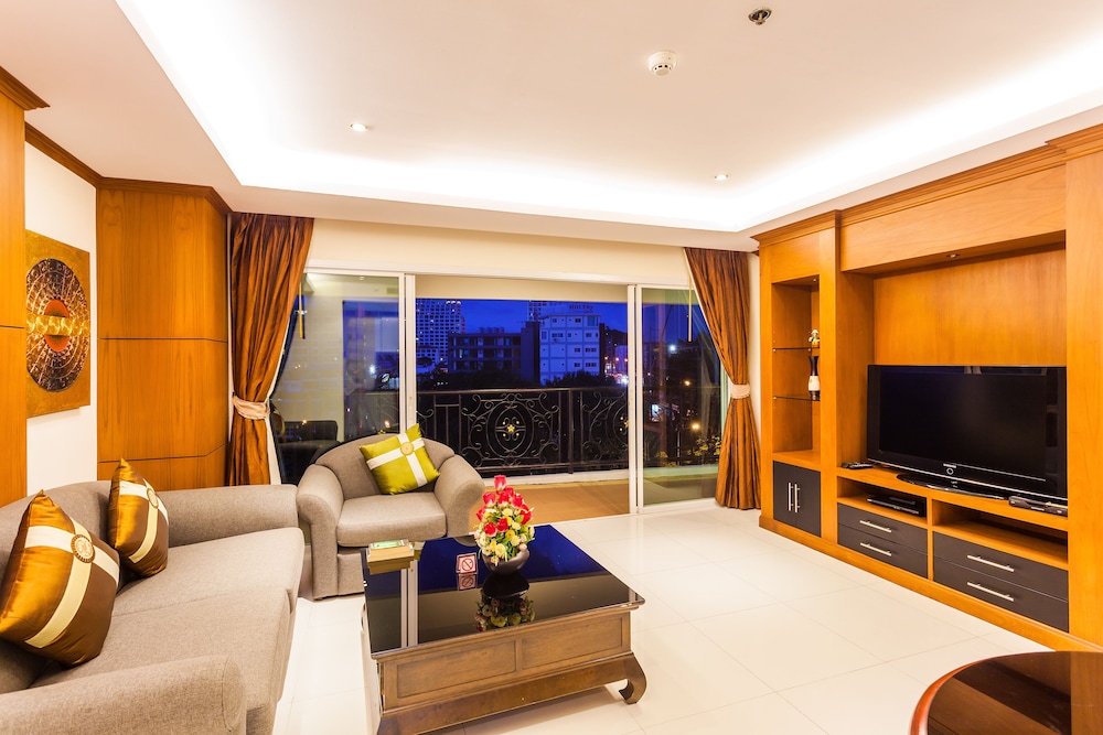 Executive Room, 2 Bedrooms, City View photo 2