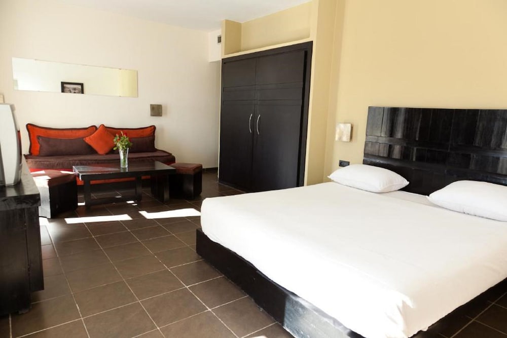 Standard Double Room - Photo 4