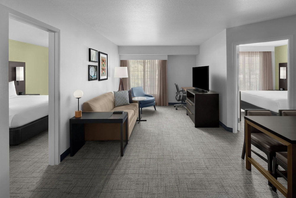 Suite, 2 Bedrooms (Mobility/Hearing Accessible, Tub) photo 1