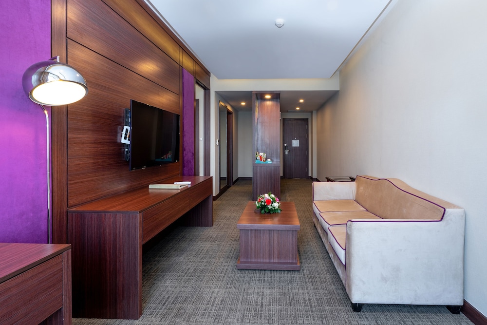 Executive Suite photo 1