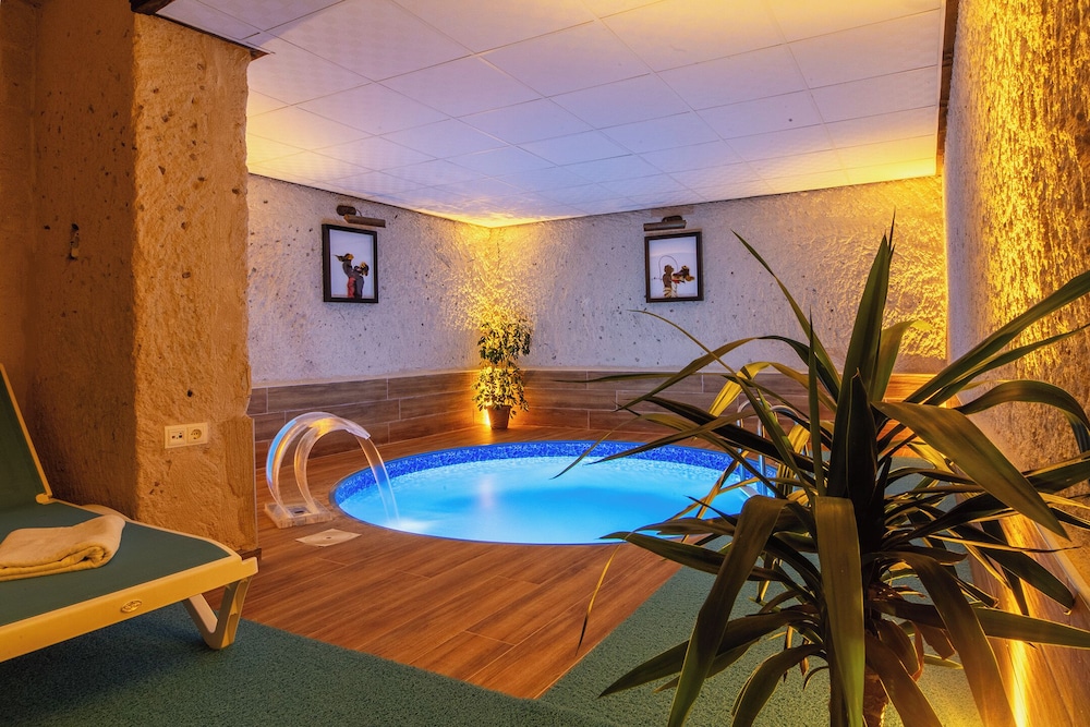 Pool Suite with Sauna
