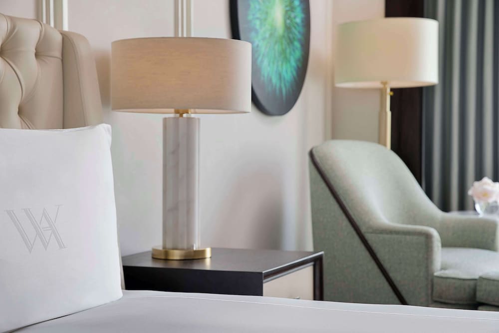 King Accessible Club Room