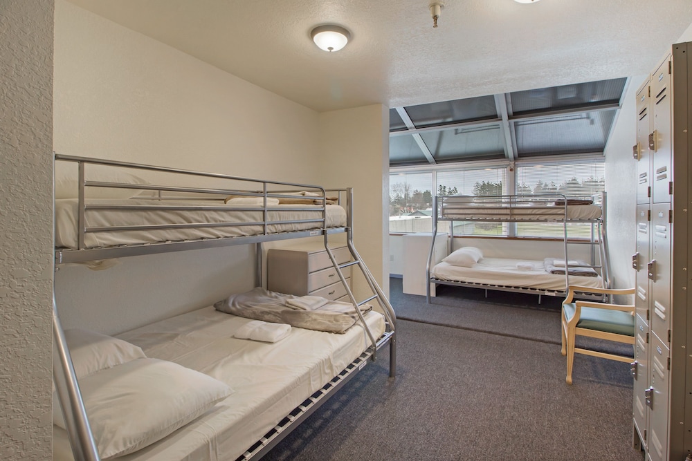 Mens Dorm Rm 11 - Twin bed 2 Standard photo 2