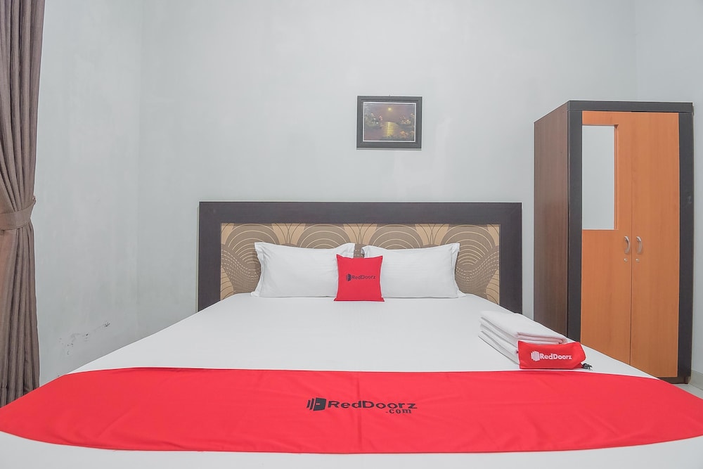 Economy Room (RedDoorz) photo 3