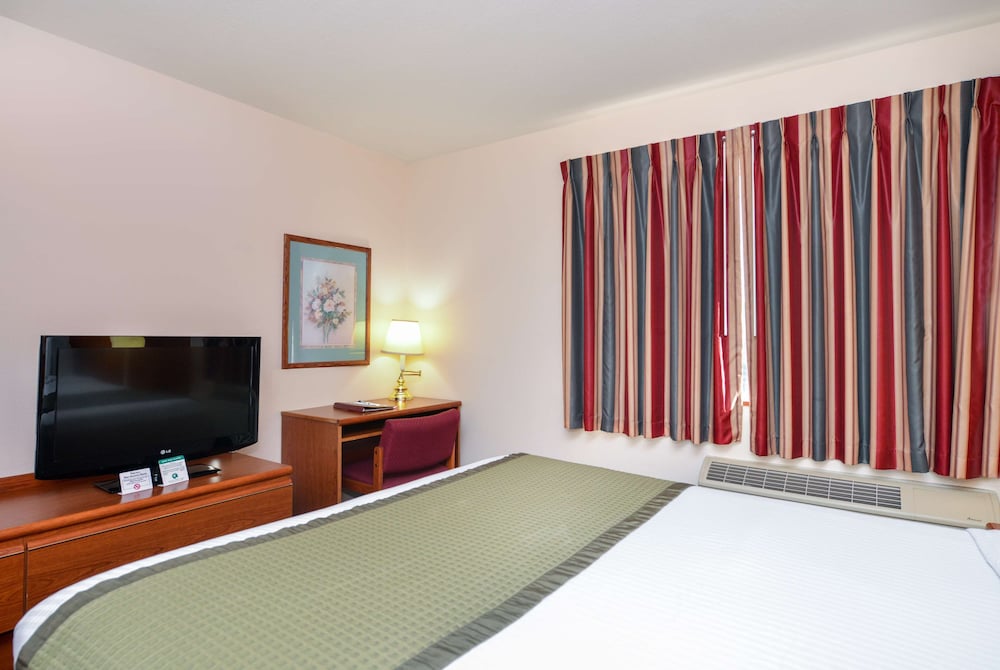 Standard Room, 1 King Bed - Photo 8