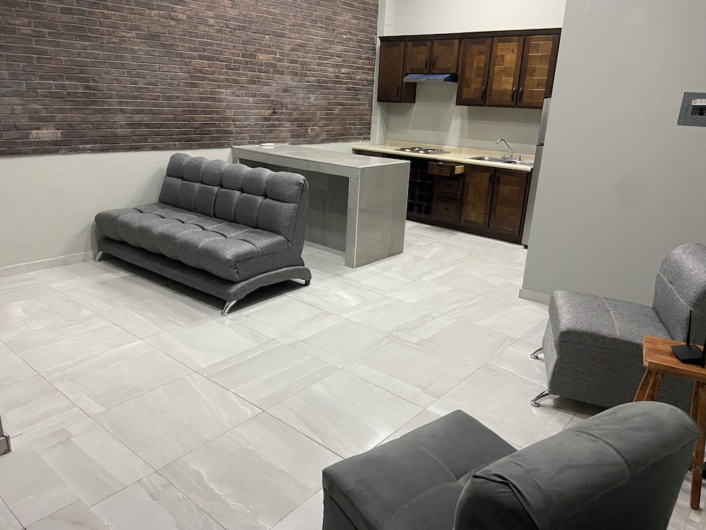 Basic Apartment photo 2