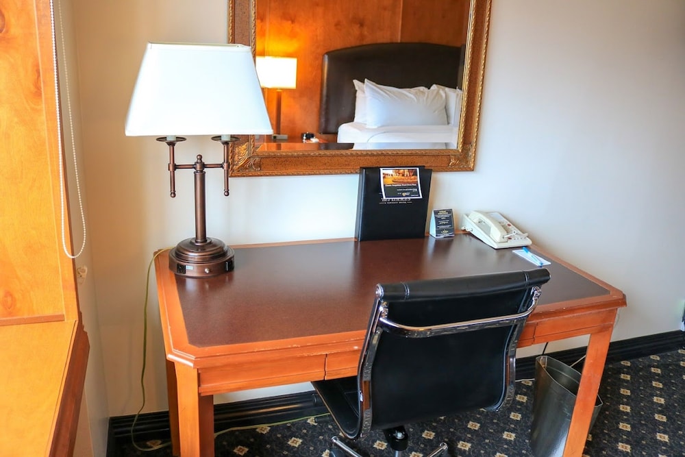 Room, 1 King Bed, Non Smoking - Photo 4