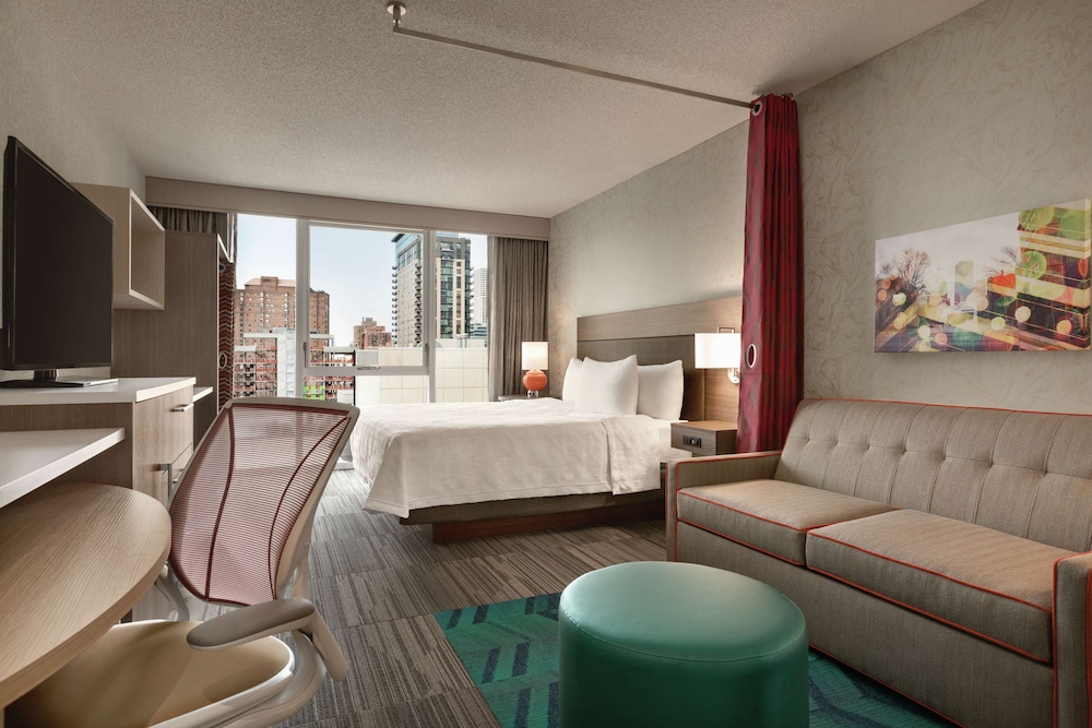 Suite, 1 King Bed, Accessible, City View (Roll-In Shower, Hearing & Mobility)