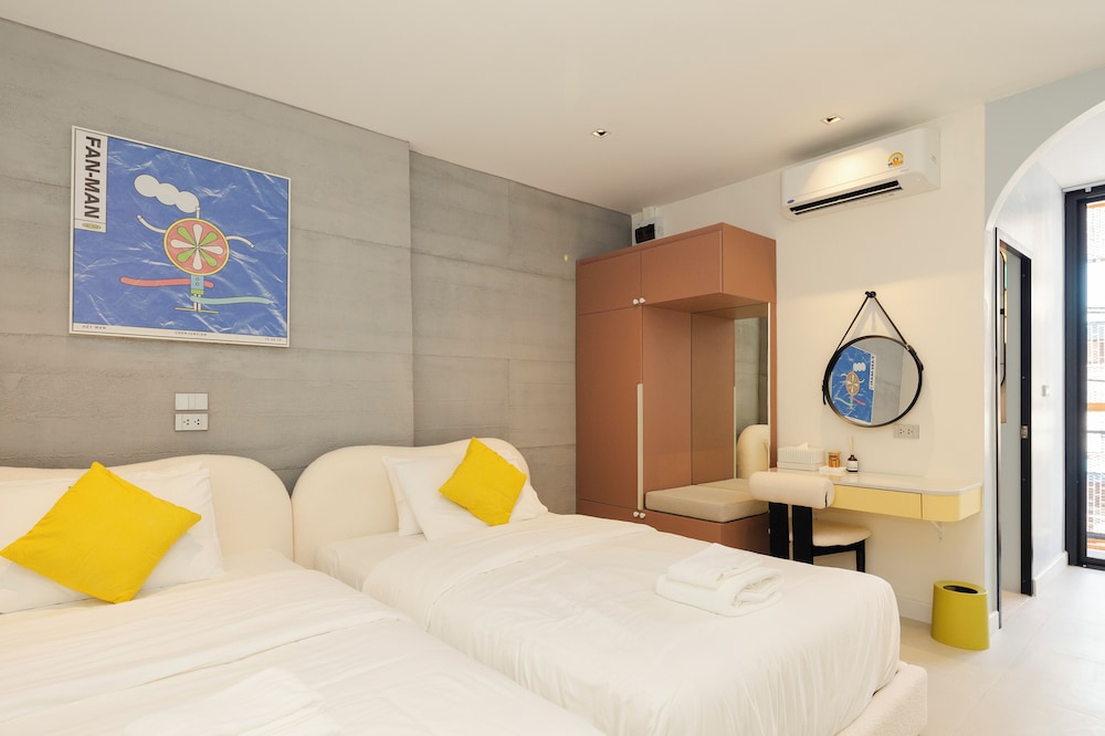 Po Executive Twin Beds Room
