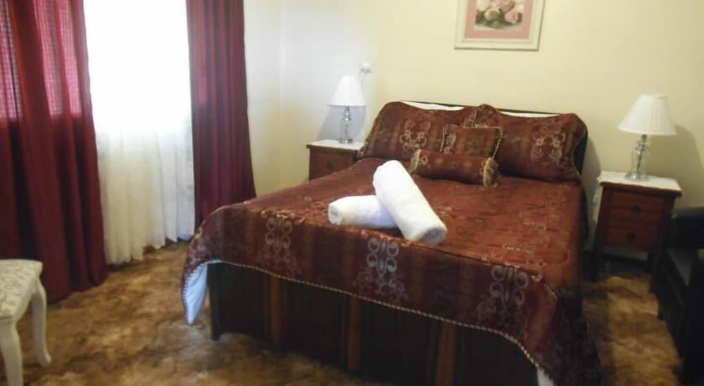 Standard Queen Room photo 1