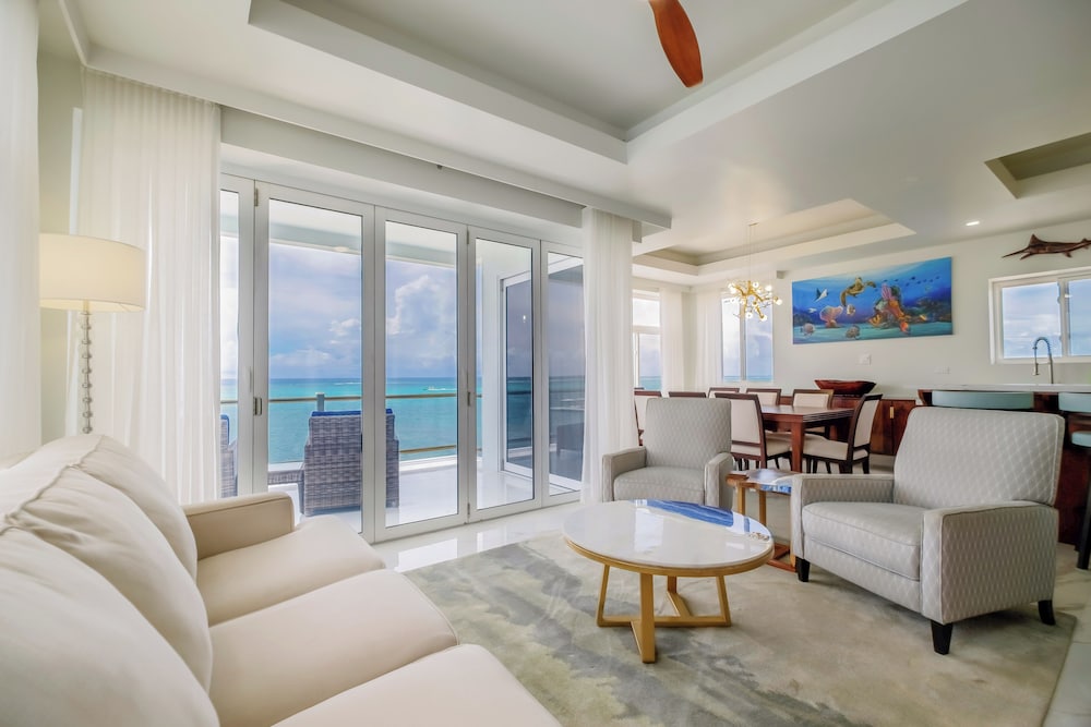 Luxury Penthouse, 3 Bedrooms, Beachfront photo 1