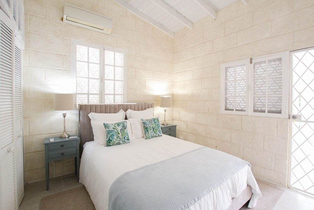 House, 4 Bedrooms photo 1